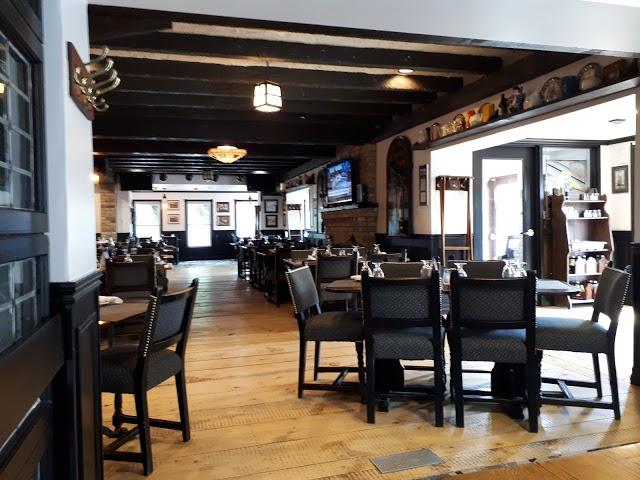 Lake Simcoe Arms Restaurant